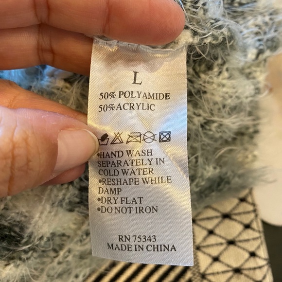 Katsumi White Gray Fuzzy Long Sleeve Knit Sweater - Picture 11 of 11